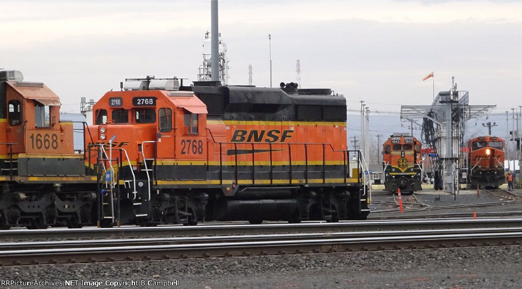 BNSF 2768-BNSF 1942-BNSF 7425